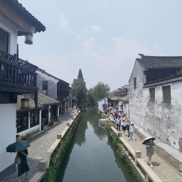 爱问答,尽在对于上班族来说,涂什么颜色的指甲油比较适合呢?